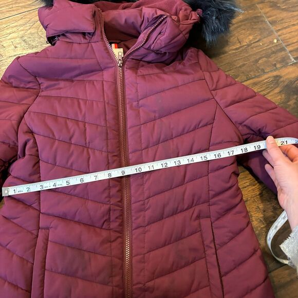 Boden size 8 Magenta Quilted Puffer Jacket with Faux Fur Trim on the Hood - Picture 8 of 12